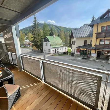 Luxusní apartmán GRAND v centru Harrachova se saunou, wallboxem EV,velkým balkonem a výhledem na můstky Exteriér fotografie
