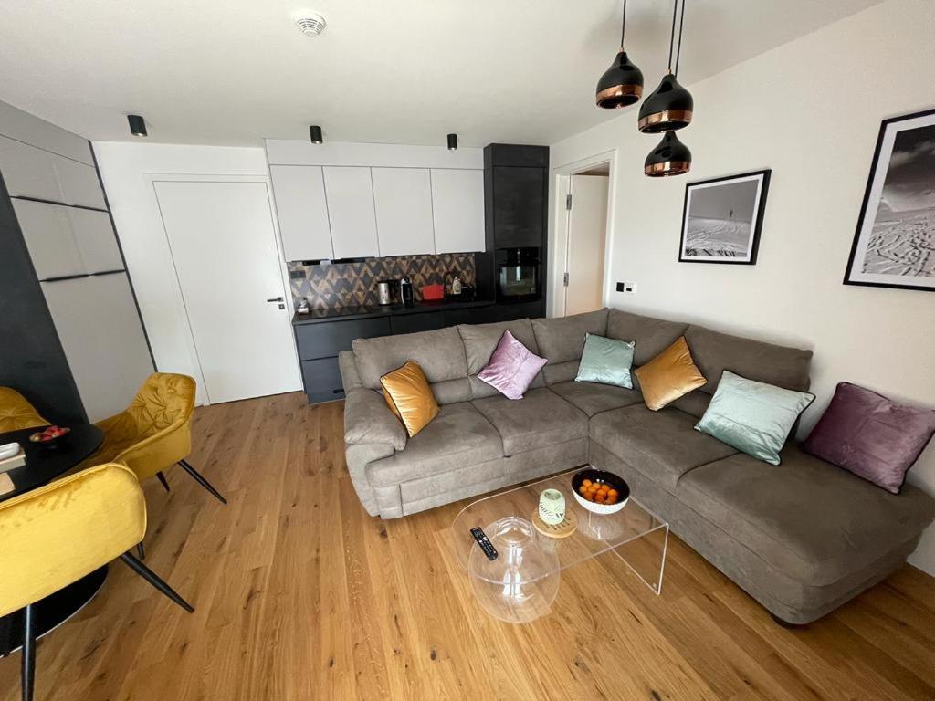 Luxusní Grand: Sauna, Ev Charging & Mountain Views Apartment *