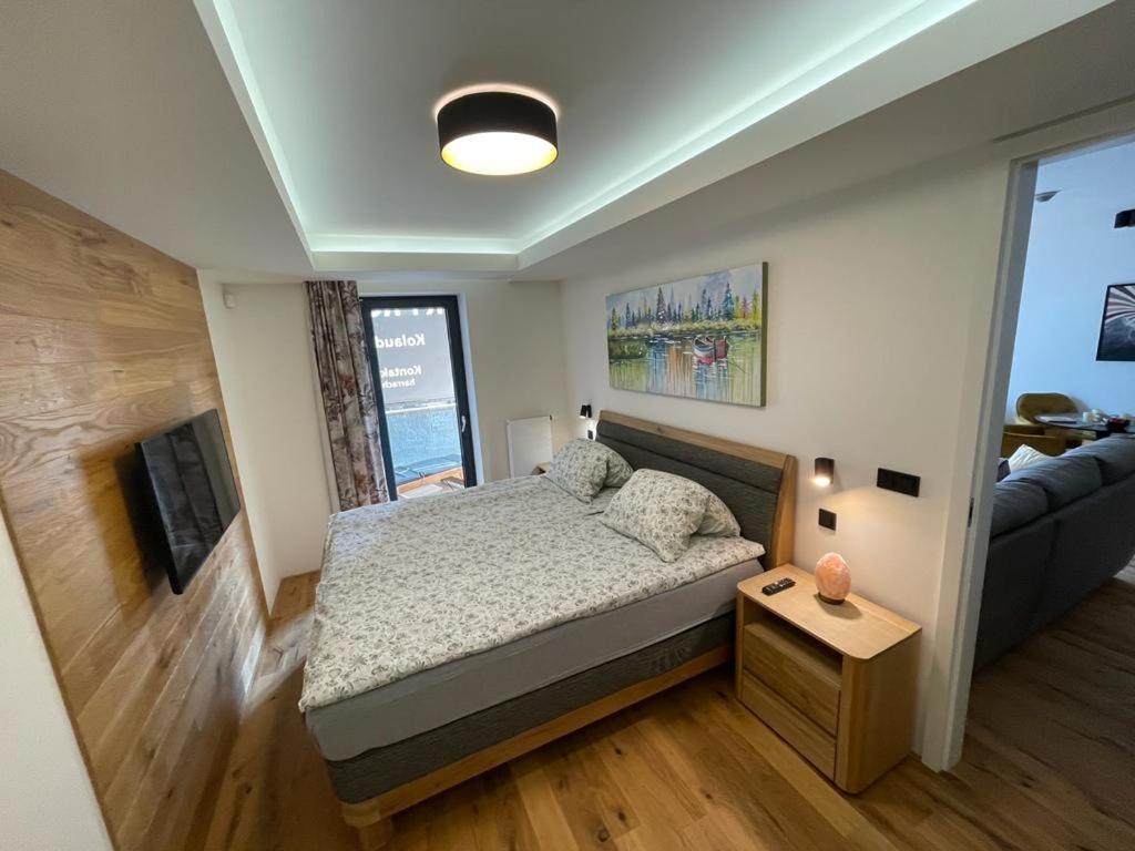Luxusní Grand: Sauna, Ev Charging & Mountain Views *