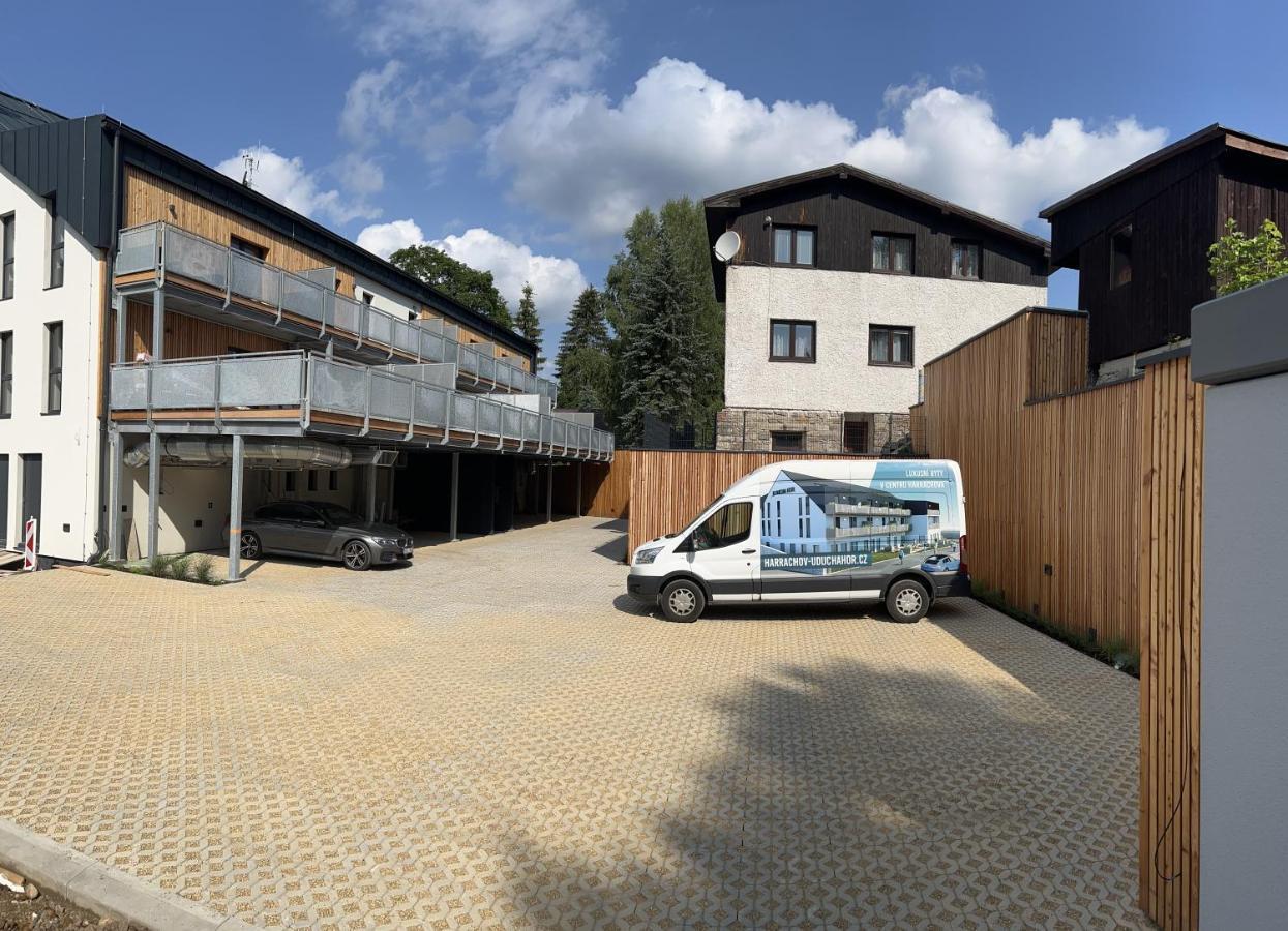 Luxusní Grand V Centru Harrachova Se Saunou, Wallboxem Ev,velkým Balkonem A Výhledem Na Můstky Apartmán *