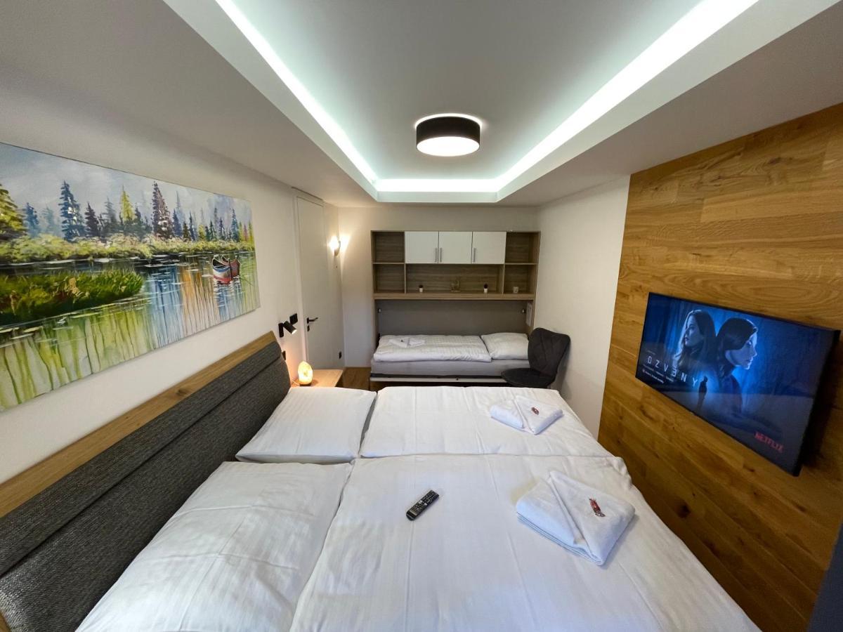 Luxusní Grand: Sauna, Ev Charging & Mountain Views