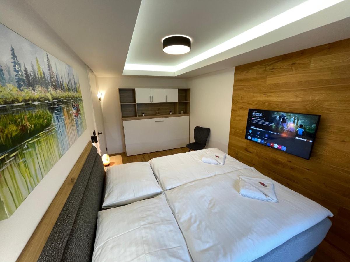 Luxusní Grand: Sauna, Ev Charging & Mountain Views
