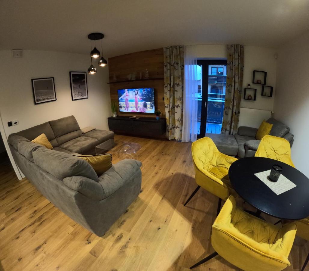 Luxusní Grand: Sauna, Ev Charging & Mountain Views *