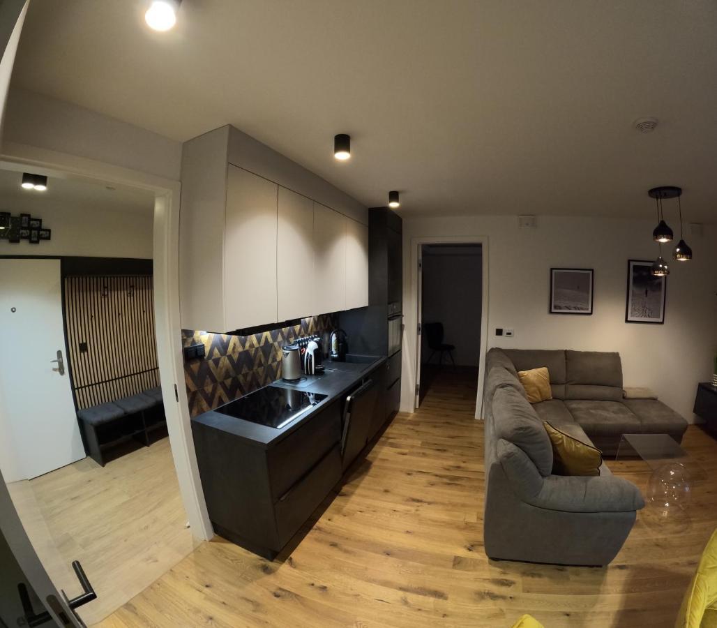 Luxusní Grand: Sauna, Ev Charging & Mountain Views Apartment