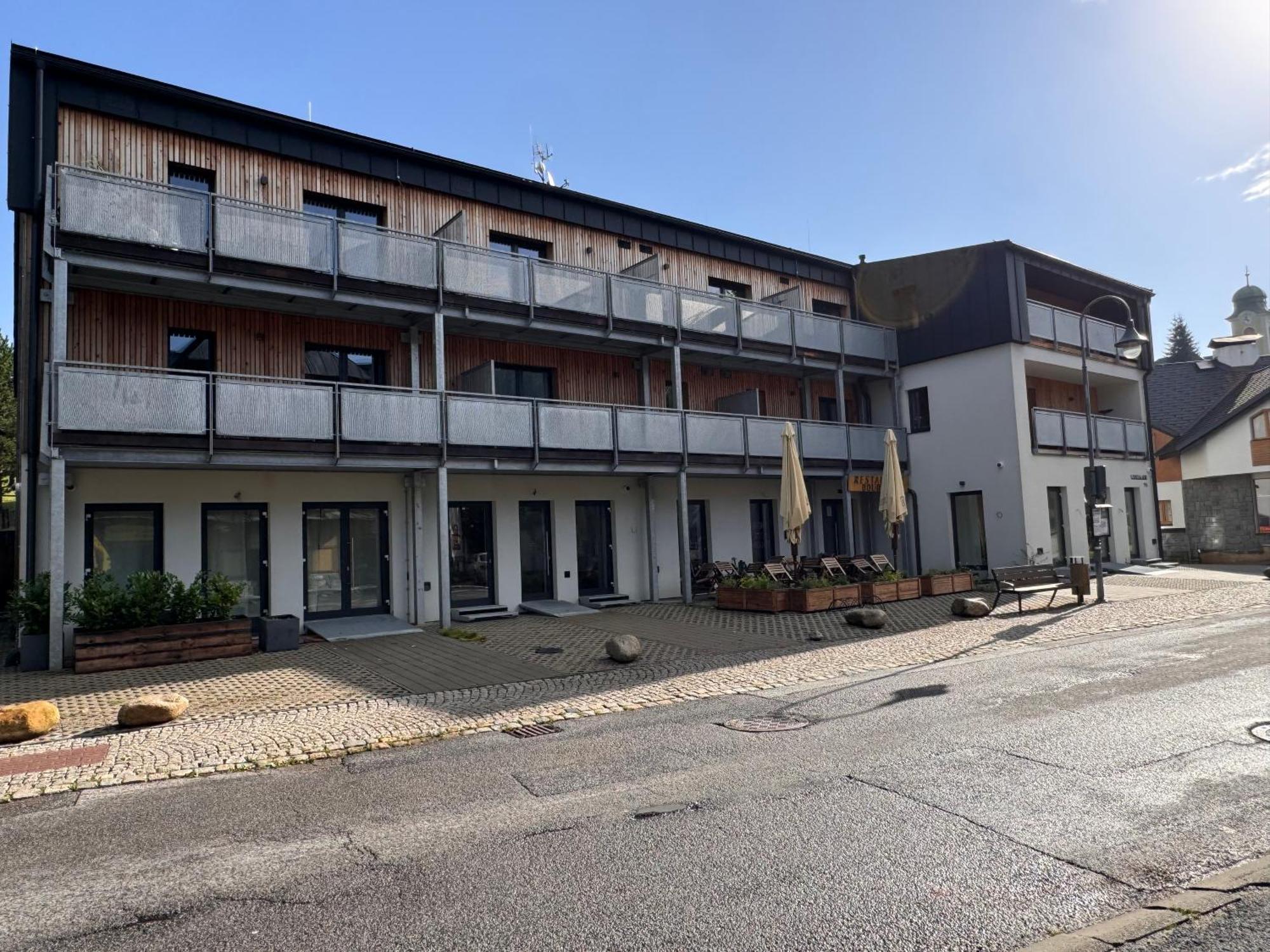 Luxusní Grand: Sauna, Ev Charging & Mountain Views Apartment